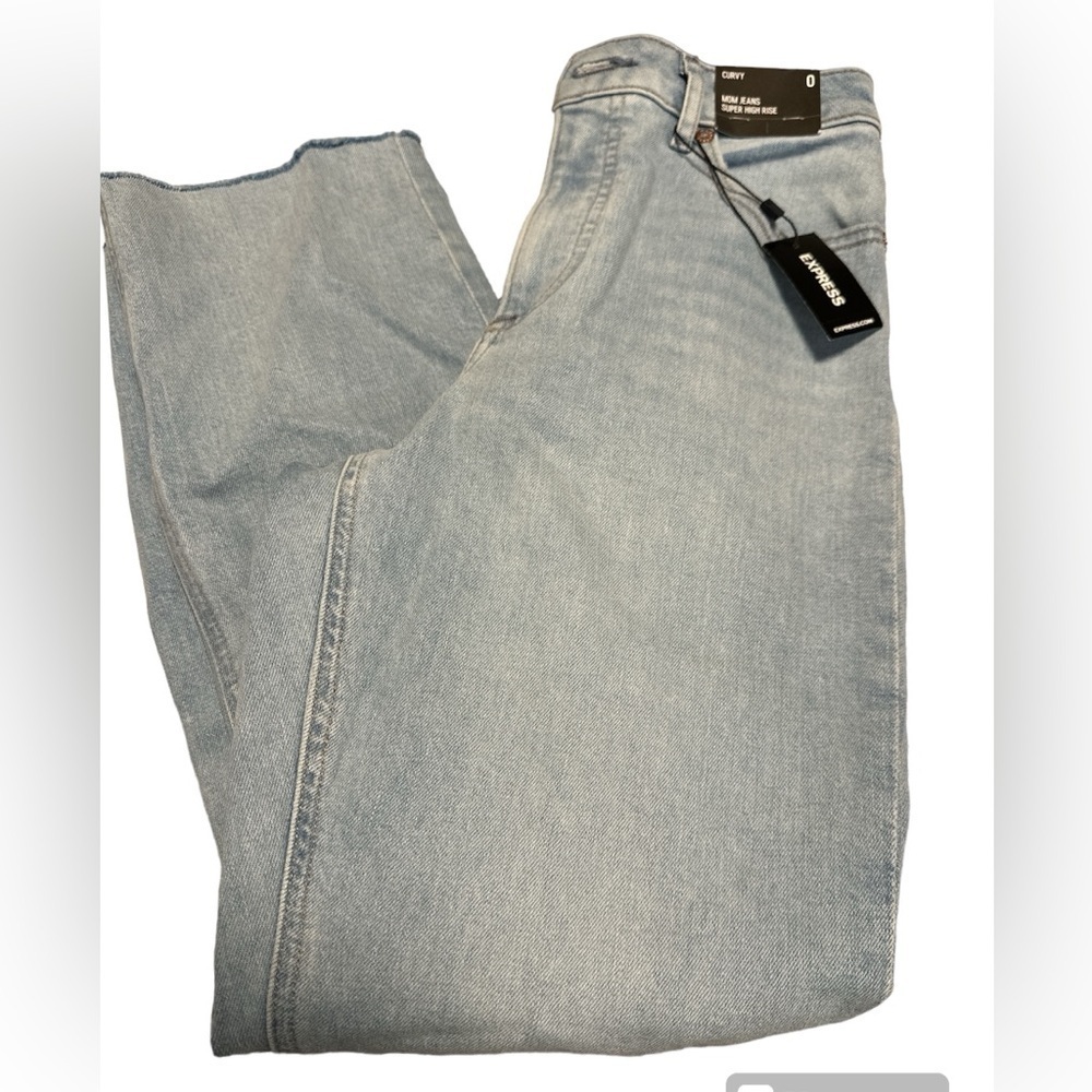 Express Mom Jeans Super High Rise with distressed and raw hem Size 0 NWT - Picture 6 of 7